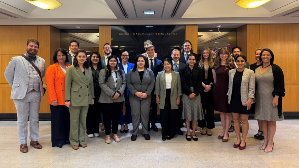 Shavonn Whiten conducts a field visit with SENASA and Peruvian asparagus growers in La Libertad region. Image | USG APHIS FSO