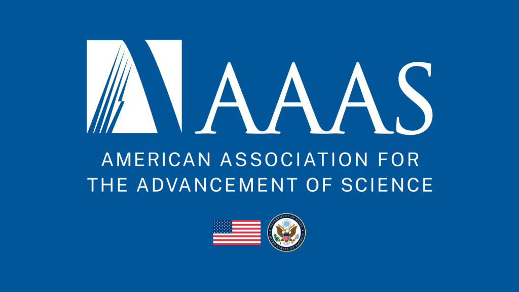 Shavonn Whiten conducts a field visit with SENASA and Peruvian asparagus growers in La Libertad region. Image | USG APHIS FSO